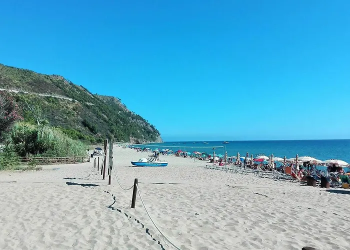Alojamento de Acomodação e Pequeno-almoço Il Giardino Sull'alento Prignano Cilento